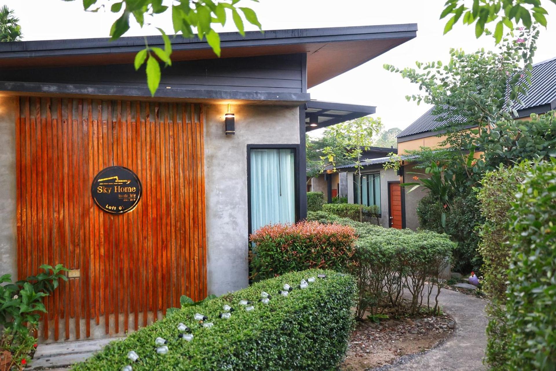 Skyhome Wat Jd I- Khai & Restaurant *